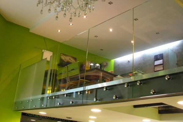 balustrada szklana samonośna