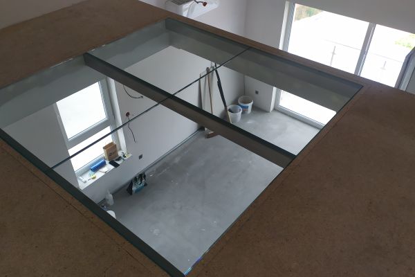 podłoga-szklana-na-antresoli-na-konstrukcji-stalowej-ze-szkła-hartowanego-laminowanego-przezroczystego-oborniki-śląskie6AFC8DC9-75D9-1A24-72CC-D30608A8C627.jpg