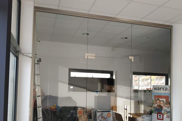 zabudowa-biurowa-ze-szkła-na-podkonstrukcji-ze-stali-nierdzewnej-lubinA97D9E6C-AD42-D141-5394-CFD3DF873C4B.jpg