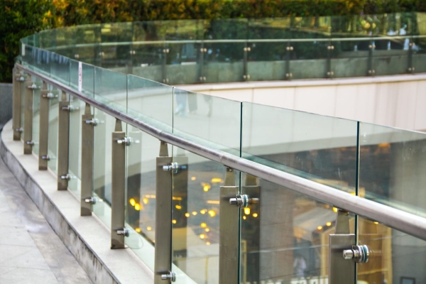 balustrada w centrum handlowym